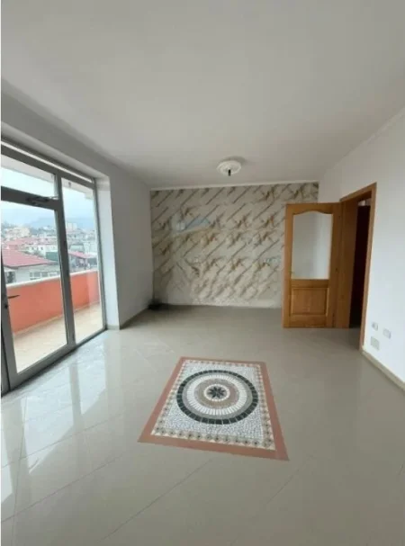Tirane, shitet Vile 3 Katshe Kati 4, 521 m² 370.000 € (Rruga Vilat Gjermane)