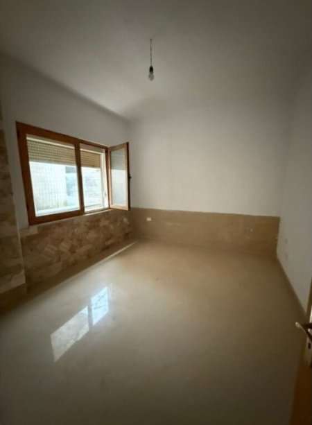 Tirane, shitet Vile 3 Katshe Kati 4, 521 m² 370.000 € (Rruga Vilat Gjermane)