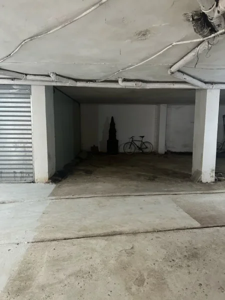 Tirane, shes garazh | post parkimi Kati -1, 40 m² 30.000 € (Brrake)