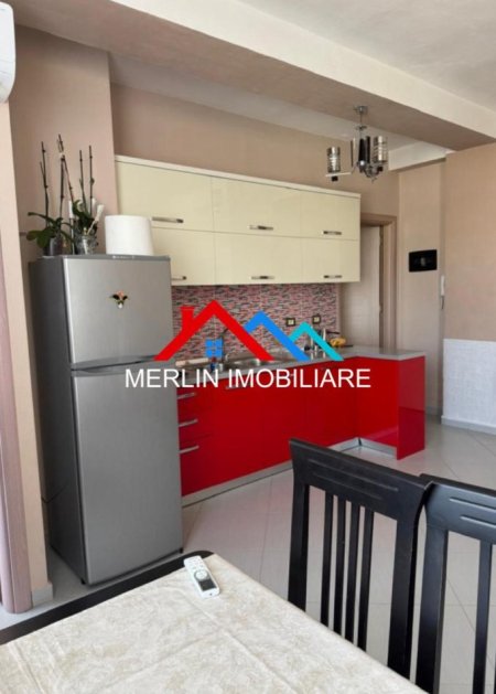 Tirane, jepet me qera apartament 1+1 Kati 6, 56 m² 500 € (SIRI KODRA)