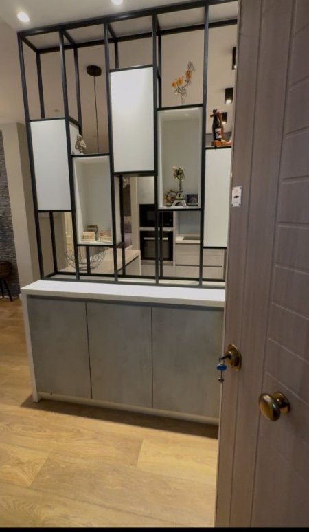 Tirane, shes apartament 2+1+Ballkon Kati 4, 80 m² (Kopshti Botanik)