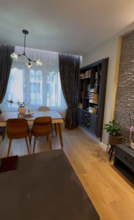 Tirane, shes apartament 2+1+Ballkon Kati 4, 80 m² (Kopshti Botanik)