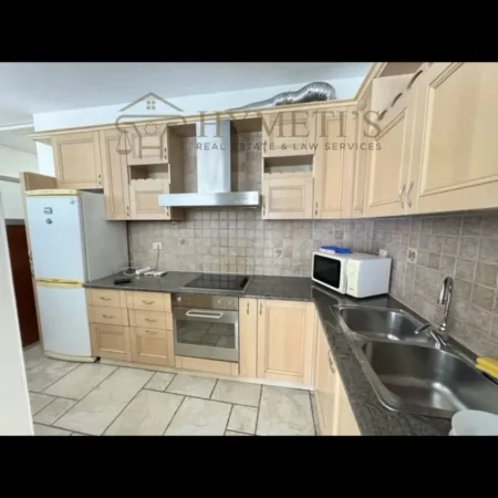 Tirane, jepet me qera ambjent biznesi Kati 4, 137 m² 1.200 € (Rruga e Elbasanit, prane RTSH)