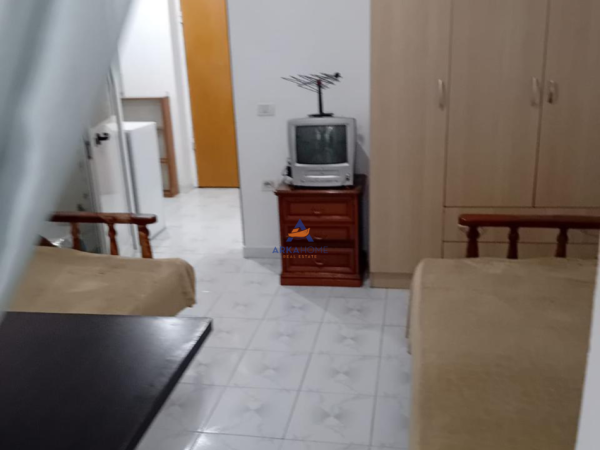 Tirane, jepet me qera apartament 1+1 Kati 1, 36 m² 310 € (Xhamlliku)