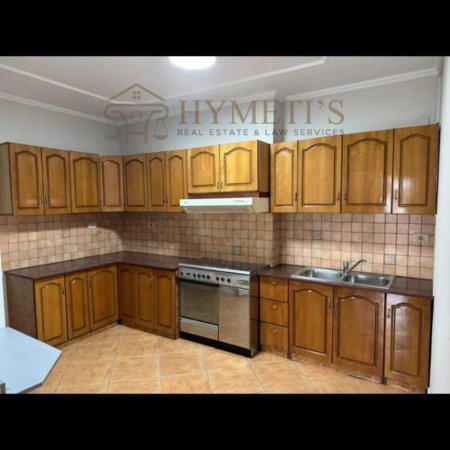 Tirane, jepet me qera ambjent biznesi Kati 4, 178 m² 1.800 € (Sheshi Wilson)