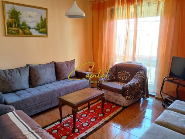 Tirane, jepet me qera apartament 2+1 Kati 3, 65 m² 550 € (BRRYLI)