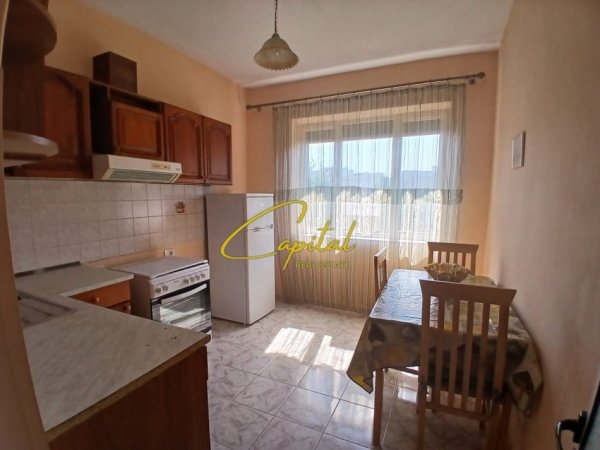 Tirane, jepet me qera apartament 2+1 Kati 3, 65 m² 550 € (BRRYLI)