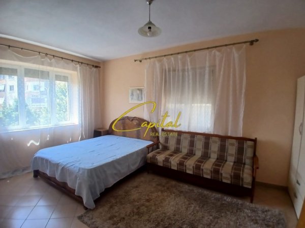 Tirane, jepet me qera apartament 2+1 Kati 3, 65 m² 550 € (BRRYLI)