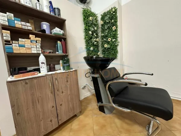 Tirane, shitet ambjent biznesi Kati 0, 30 m² (Astir)