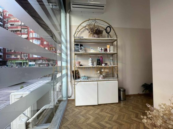 Tirane, shitet ambjent biznesi Kati 0, 30 m² (Astir)