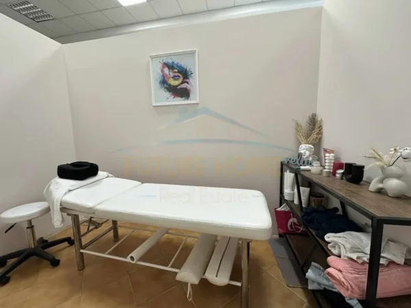 Tirane, shitet ambjent biznesi Kati 0, 30 m² (Astir)