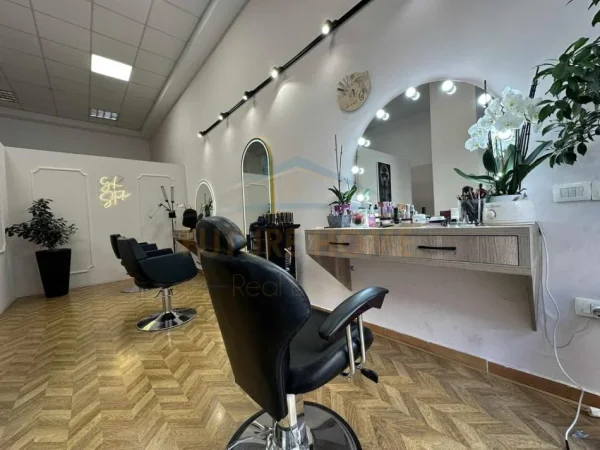 Tirane, shitet ambjent biznesi Kati 0, 30 m² (Astir)