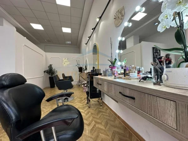 Tirane, shitet ambjent biznesi Kati 0, 30 m² (Astir)