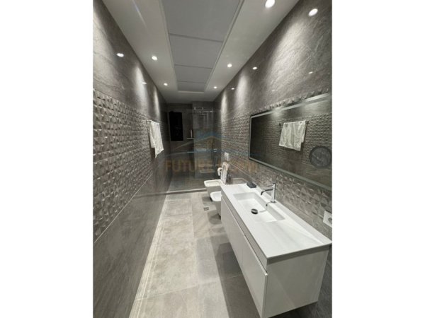 APARTAMENT 2+1 ME QERA PERBALLE DELIJORGJIT