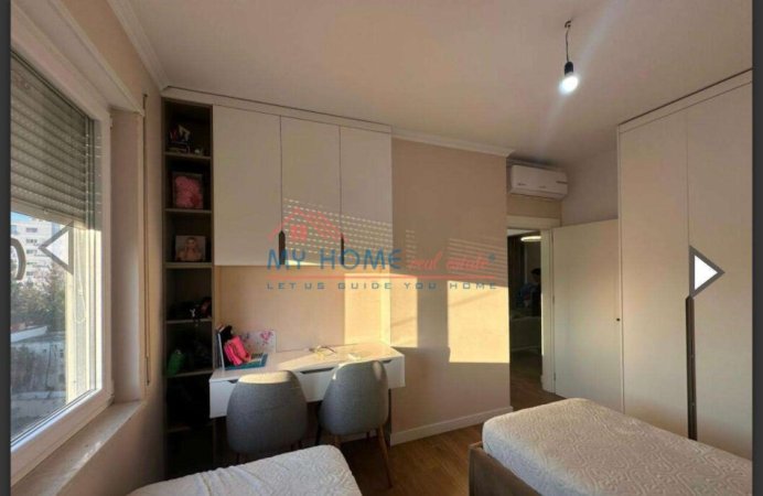 Tirane, jepet me qera apartament 3+1+Ballkon Kati 4, 115 m² 900 € (Rruga e Elbasanit)