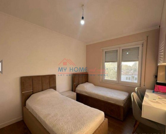 Tirane, jepet me qera apartament 3+1+Ballkon Kati 4, 115 m² 900 € (Rruga e Elbasanit)