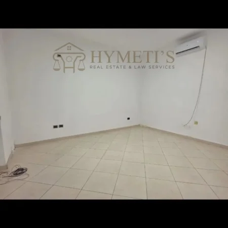 Tirane, jepet me qera ambjent biznesi Kati 0, 200 m² 1.500 € (Stadiumi Dinamo)