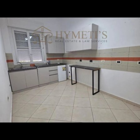 Tirane, jepet me qera ambjent biznesi Kati 0, 200 m² 1.500 € (Stadiumi Dinamo)