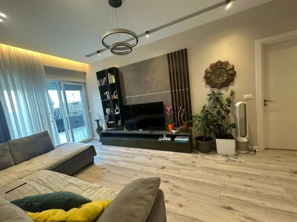Tirane, shitet apartament duplex Dublex Kati 6, 241 m² 350.000 € (Kodra e Diellit)