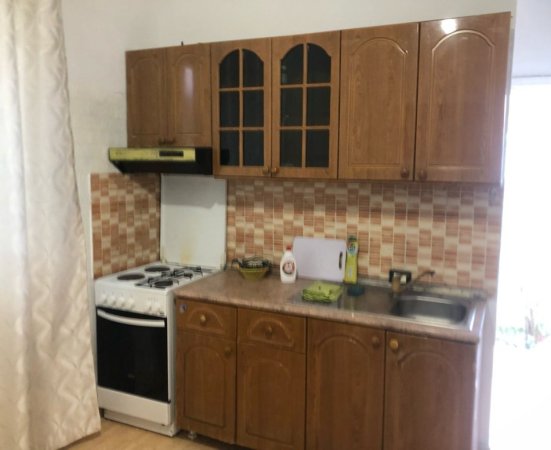 Tirane, jepet me qera garsonier 1+1 Kati 1, 50 m² (Pran Hotel Marinaj, Fabrika Miellit)