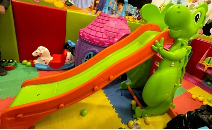 Tirane, shes Kend lojerash 250 €