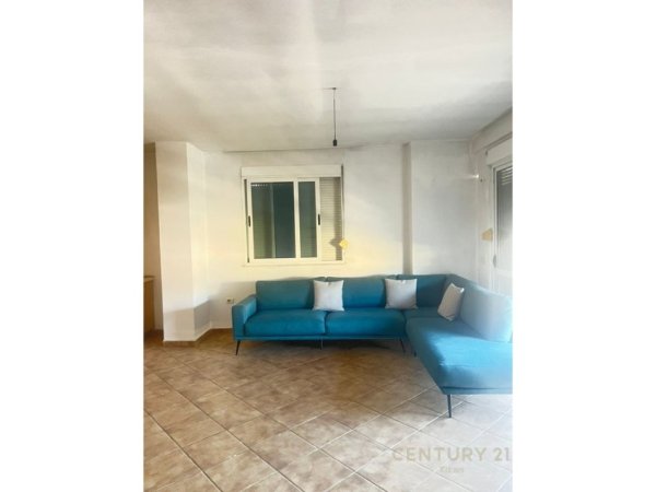 Tirane, shitet apartament 2+1+Ballkon Kati 4, 166 m² 300.000 € (Kodra e Diellit)