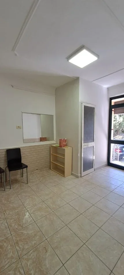 DYQAN ME QERA PERBALLE HARRI FULTZ