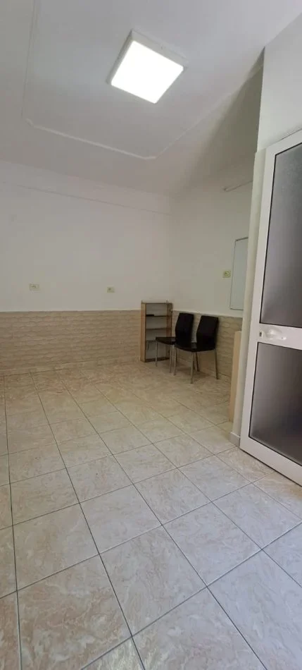 DYQAN ME QERA PERBALLE HARRI FULTZ