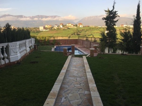 Tirane, jepet me qera Vile 3 Katshe Kati 4, 535 m² 4.000 € (AKACIA HILLS)