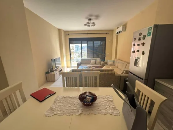 Tirane, jepet me qera apartament 2+1+Aneks+Ballkon Kati 5, 100 m² 470 € (Unaza e Re)
