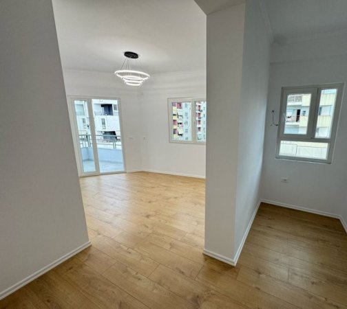 Tirane, shitet apartament 1+1 Kati 4, 60 m² 93.000 € (Astir, Tiranë, TT 2070)