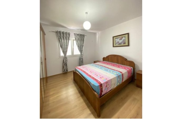 Tirane, jepet me qera apartament 3+1 Kati 2, 150 m² 600 € (Kodra e Priftit, Tiranë, TT 2072)