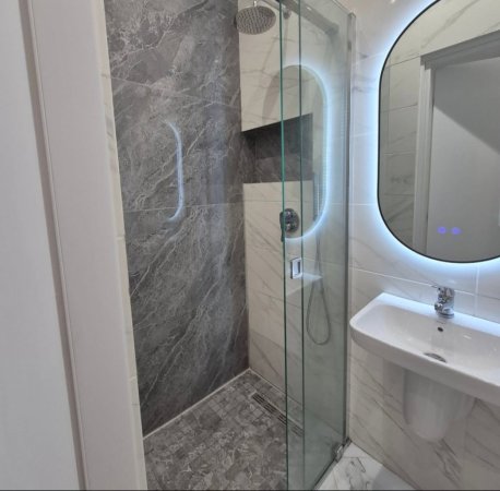 Tirane, jap me qera apartament 1+1 Kati 8, 32 m² 700 € (Myslym shyri)