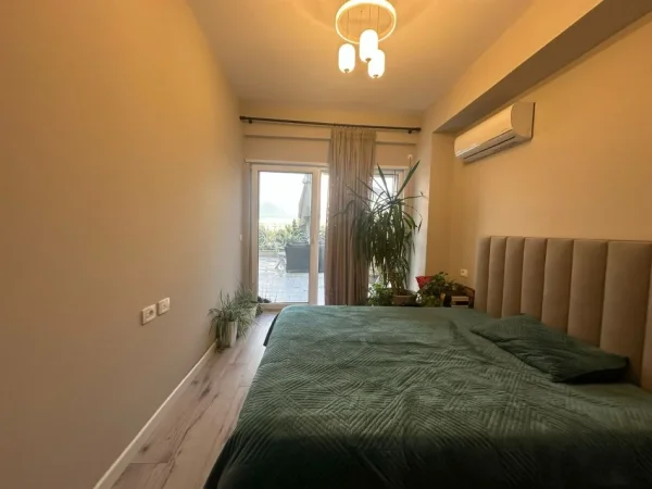 Tirane, shitet apartament duplex 3+1+Ballkon , 241 m² 350.000 € 