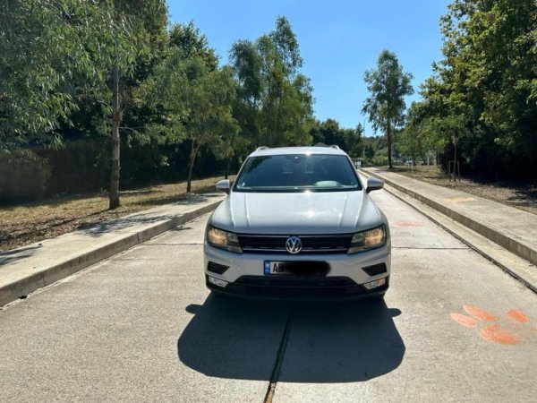 Tirane, shitet makine VW Tiguan Nafte, e bardhë automatik Klima 152.000 km 16.000 €