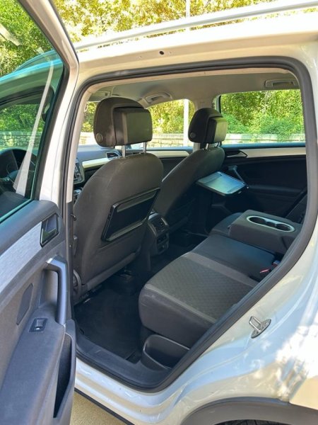 Tirane, shitet makine VW Tiguan Nafte, e bardhë automatik Klima 152.000 km 16.000 €