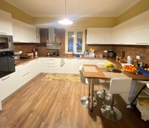 Tirane, shitet Vile 4+1 Kati 3, 257 m² 350.000 € (Rruga Shefqet Kuka, Fresku, Tiranë, TT 1736)
