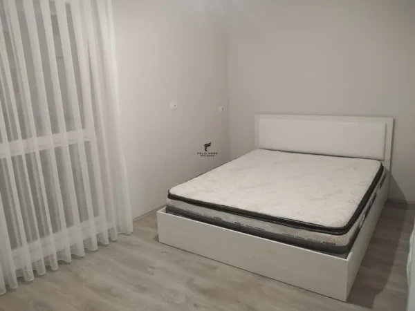 Tirane, jepet me qera apartament 2+1 Kati 3, 88 m² 600 € (21 DHJETORI)