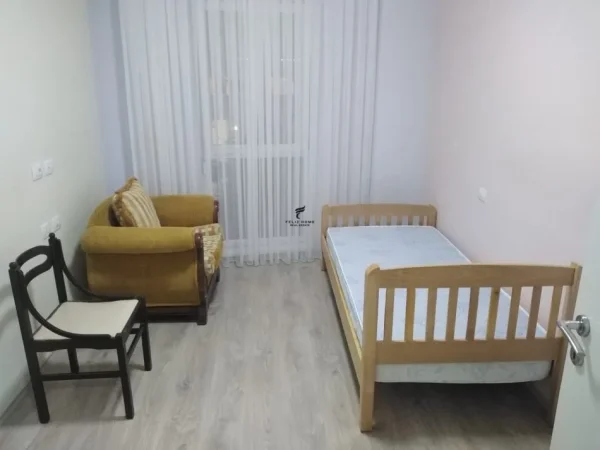 Tirane, jepet me qera apartament 2+1 Kati 3, 88 m² 600 € (21 DHJETORI)