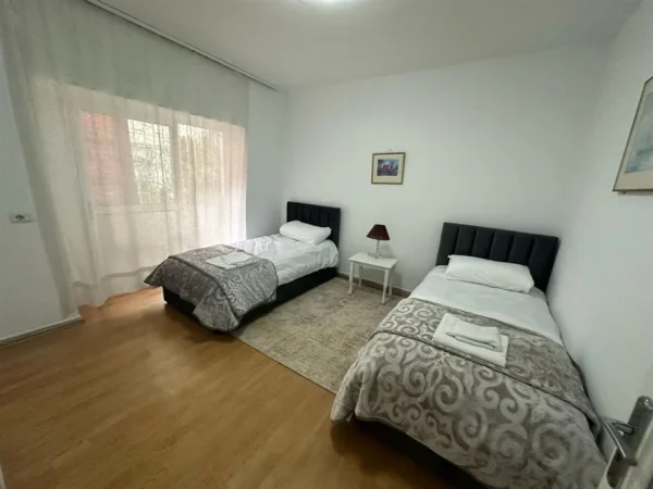 Tirane, shitet apartament 3+1 Kati 1, 106 m² 175.000 € (BRRYLI)