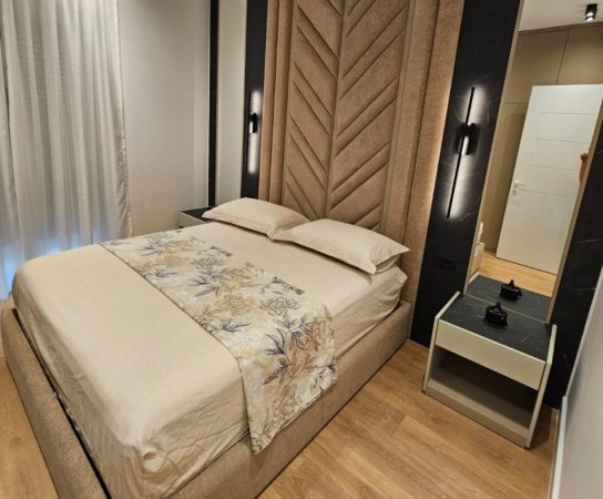 Tirane, jepet me qera 1+1 Kati 8, 80 m² 750 € (Porcelan) TT1721