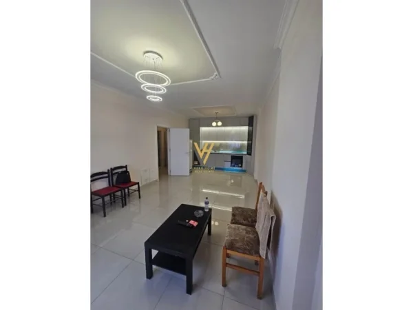 Tirane, jepet me qera apartament 2+1+Aneks+Ballkon Kati 4, 95 m² 450 € (CASA ITALIA)