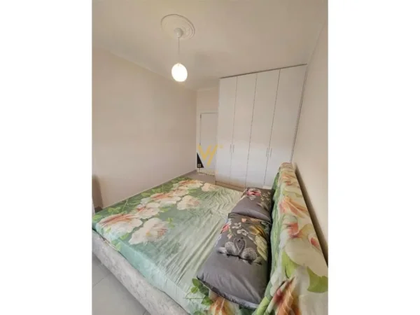 Tirane, jepet me qera apartament 2+1+Aneks+Ballkon Kati 4, 95 m² 450 € (CASA ITALIA)