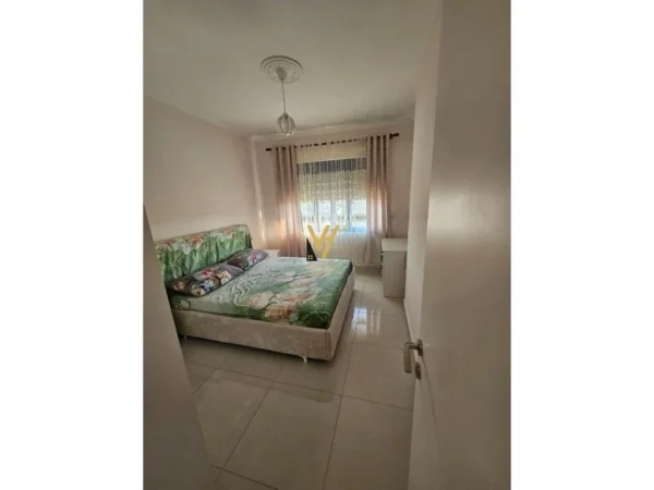 Tirane, jepet me qera apartament 2+1+Aneks+Ballkon Kati 4, 95 m² 450 € (CASA ITALIA)