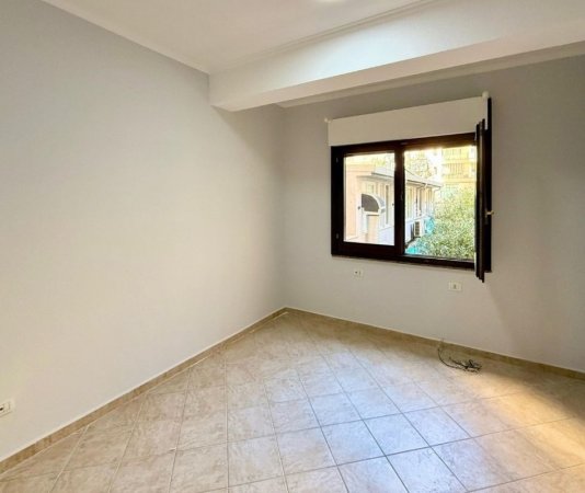 Tirane, shitet apartament 3+1 Kati 1, 145 m² 295.000 € (Komuna e Parisit, Tiranë, TT 1909)