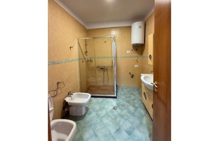 SHITET, APARTAMENT 2+1, KINOSTUDIO, TIRANË TT2104