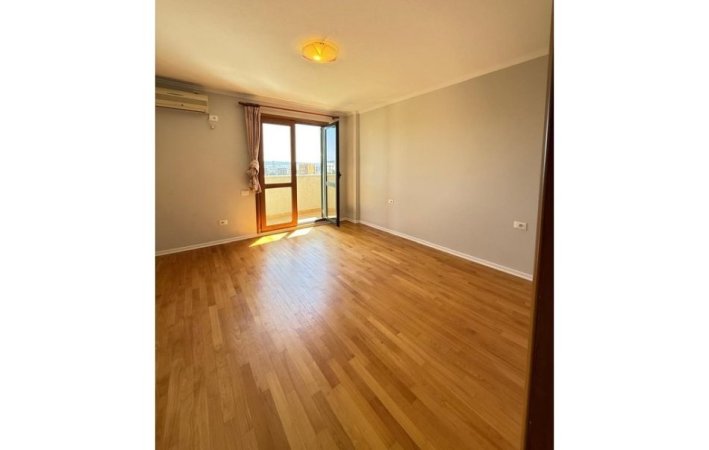 SHITET, APARTAMENT 2+1, KINOSTUDIO, TIRANË TT2104