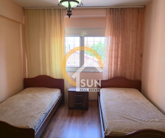 Shkoder, jepet me qera apartament 1+1+Ballkon Kati 3, 66 m² (RUS)