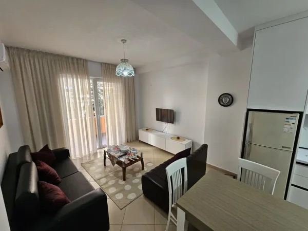 Tirane, jepet me qera apartament 1+1+Ballkon Kati 2, 68 m² 450 € (Astir)