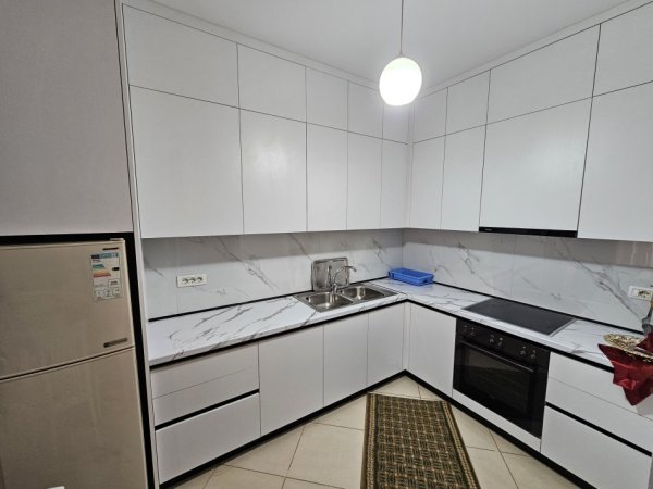 Tirane, jepet me qera apartament 1+1+Ballkon Kati 2, 68 m² 450 € (Astir)